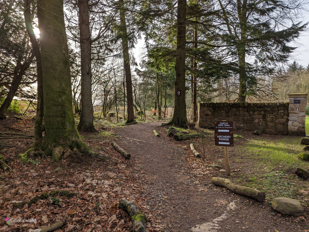 Signposted path "Castle View Trail"